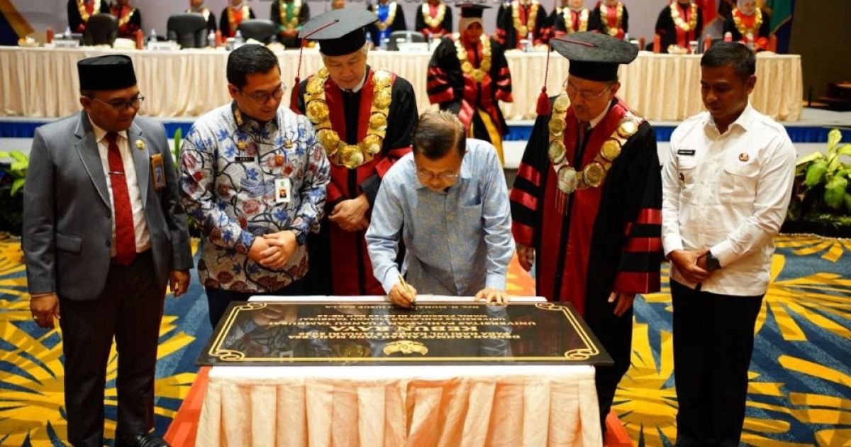Jusuf Kalla Resmikan Kebun Raya Universitas Pahlawan di Kampar