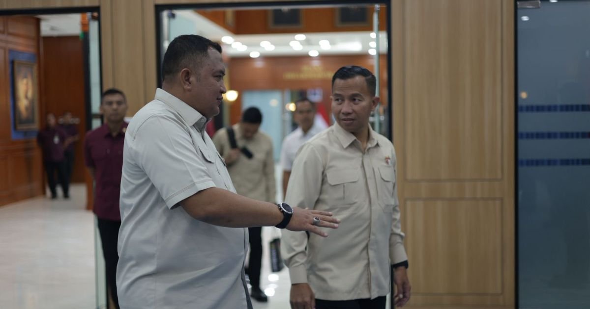 Bupati Bogor Rudi Susmanto bersama Komandan Pasukan Pengamanan Presiden (Paspampres) Republik Indonesia, Mayjen TNI Edwin Adrian Sumantha.