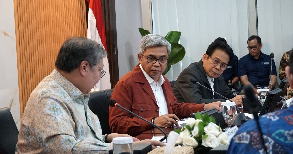 Rapat Koordinasi Ketua KPK RI yang dihadiri pejabat tinggi dari berbagai kementerian dan lembaga, termasuk Wakil Menteri ESDM Yuliot Tanjung, Wakil Menteri Luar Negeri Arif Havas Oegroseno, dan Wakil Menteri Perdagangan Dyah Roro Esti Widya Putri