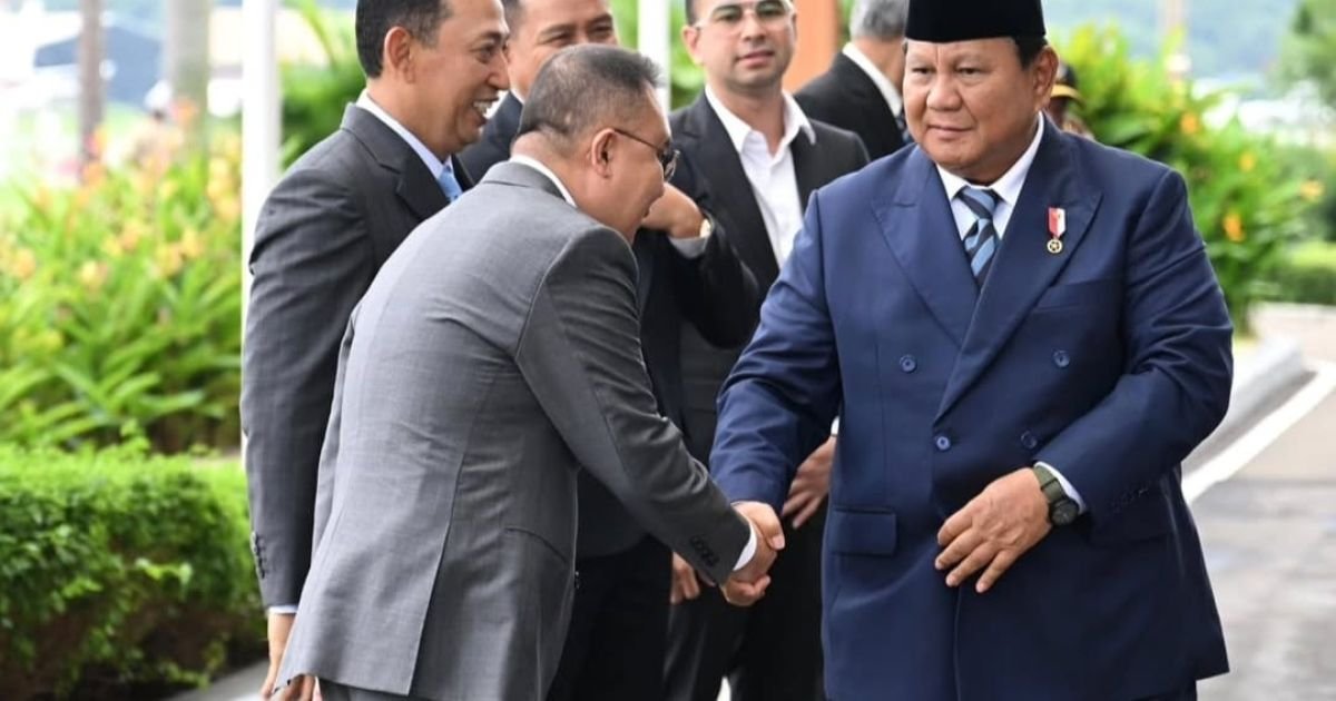 Presiden Republik Indonesia, Prabowo Subianto, bertolak ke Inggris dan Swiss  untuk menghadiri sejumlah pertemuan strategis tingkat internasional, pada Minggu (18/1/2026). Akun media sosial Instagram Sekretariat Kabinet. (Foto: Sekretariat Kabinet)