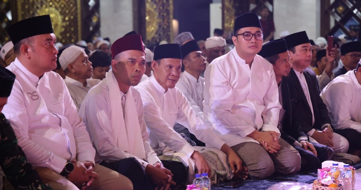 Di Hadapan Ribuan Jemaah dan UAS, Rudy Susmanto Umumkan Percepatan Kawasan Masjid Nurul Wathon