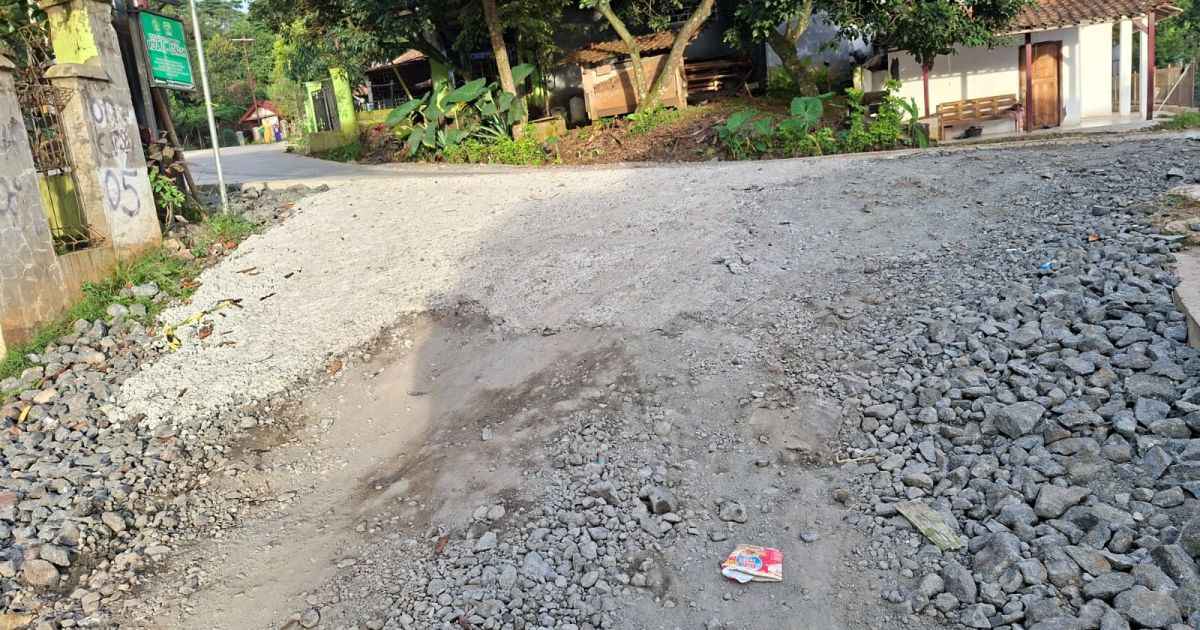 Proyek Betonisasi untuk Bendungan Cijurey Tuai Polemik, Warga Tuding Pelaksana Lepas Tangan